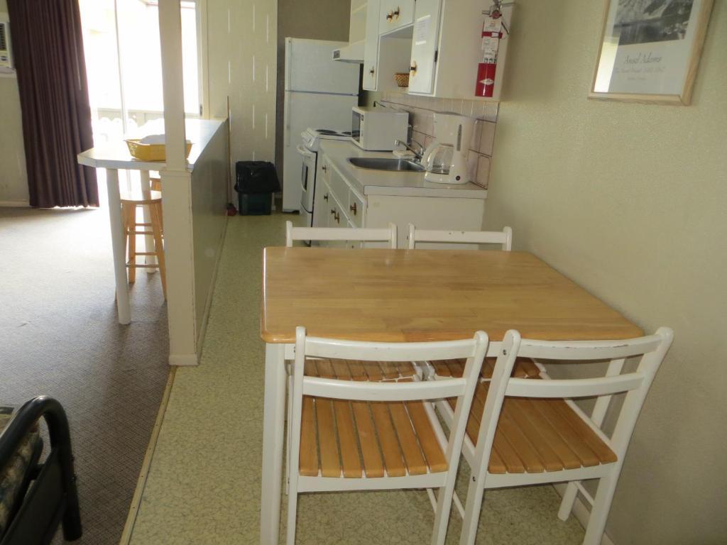 Harrison Village Motel Harrison Hot Springs Habitación foto